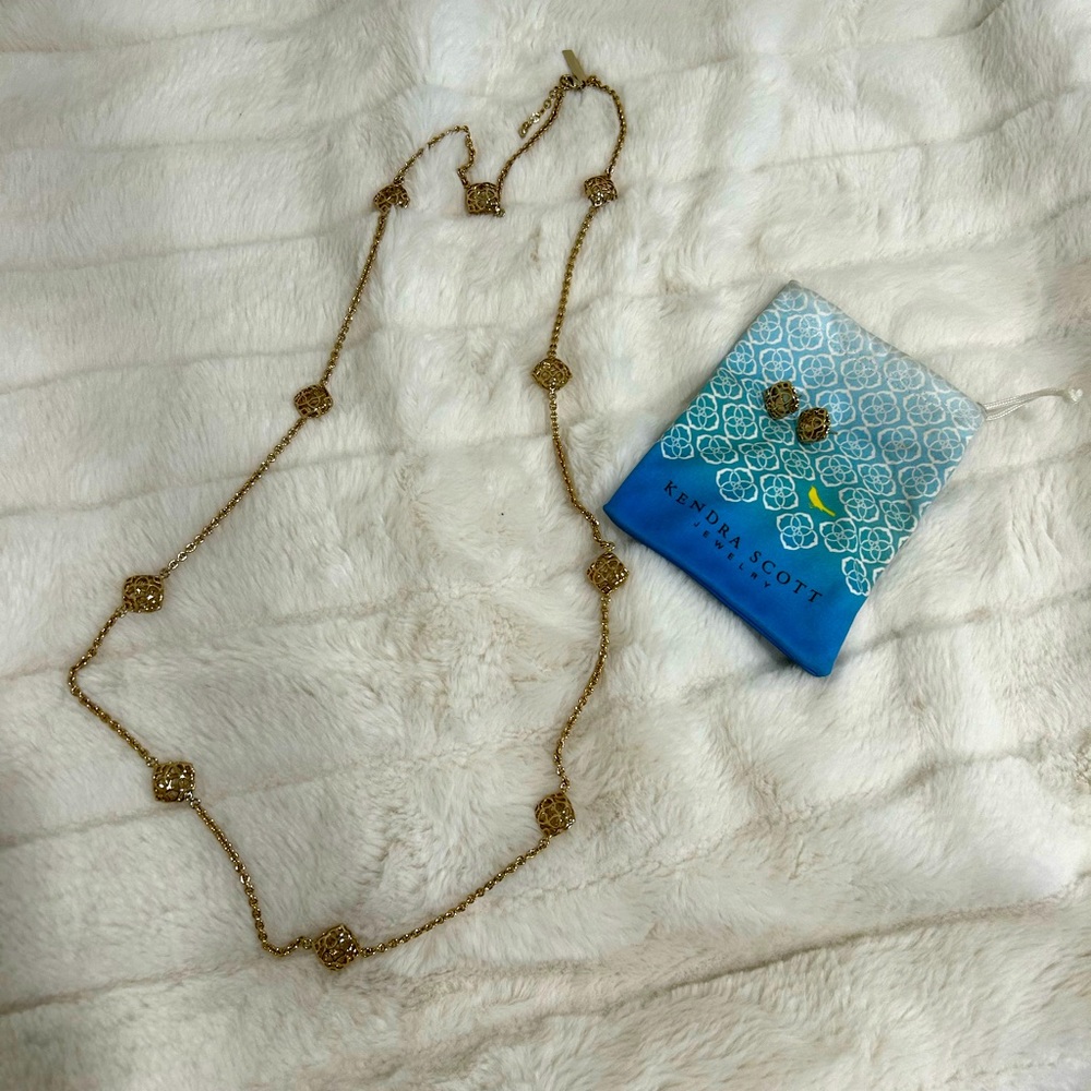 Kendra Scott Long Gold Necklace and Earrings. Includes dust bag. No tarnish.